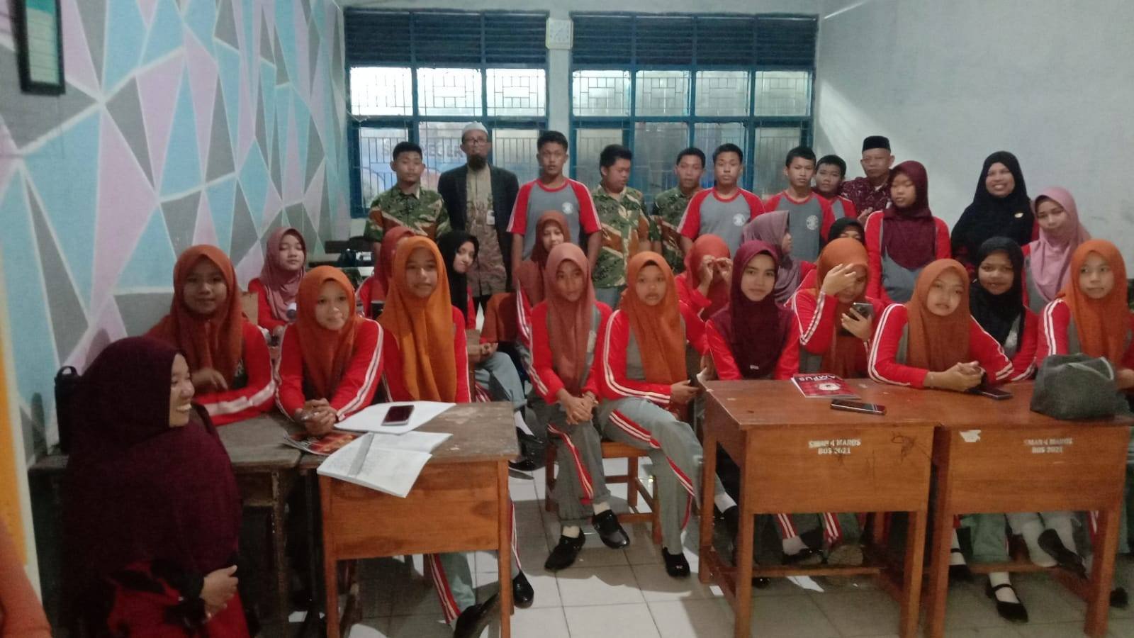 The Most KUA, Penghulu dan Penyuluh KUA Bantimurung Laksanakan Bimbingan Remaja Usia Sekolah tentang Bahaya Pernikahan Dini dan Pergaulan Bebas di SMA Negeri 4 Bantimurung
