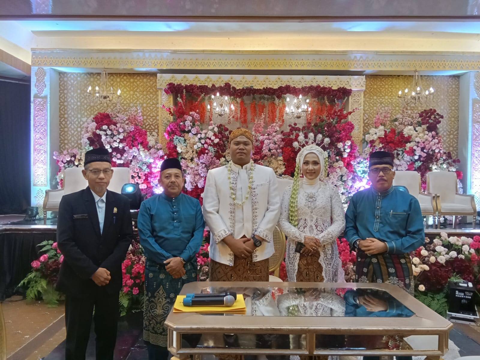 Ka. KUA Pekanbaru Pimpin Akad Nikah Jordan dan Velia,  Ka.Kanwil dan Ka.Kankemenag Jadi Saksi.