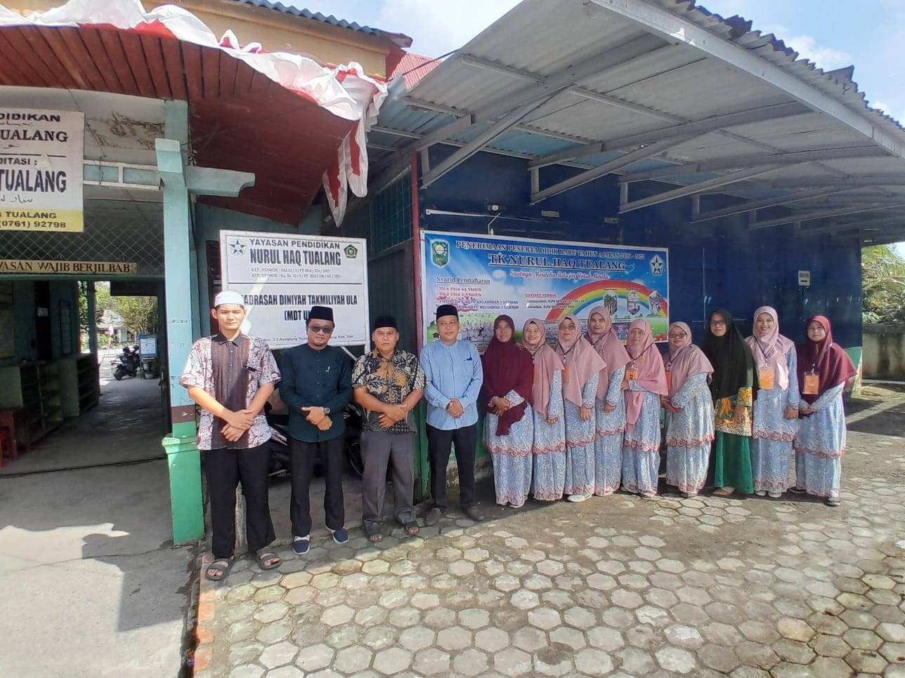 Ketua FKDT MDTA ULA Dedi Lesmana,S.Pd Bersama Kepala KUA Tualang Akhiri Monitoring Ujian MDTA di Nurul Haq