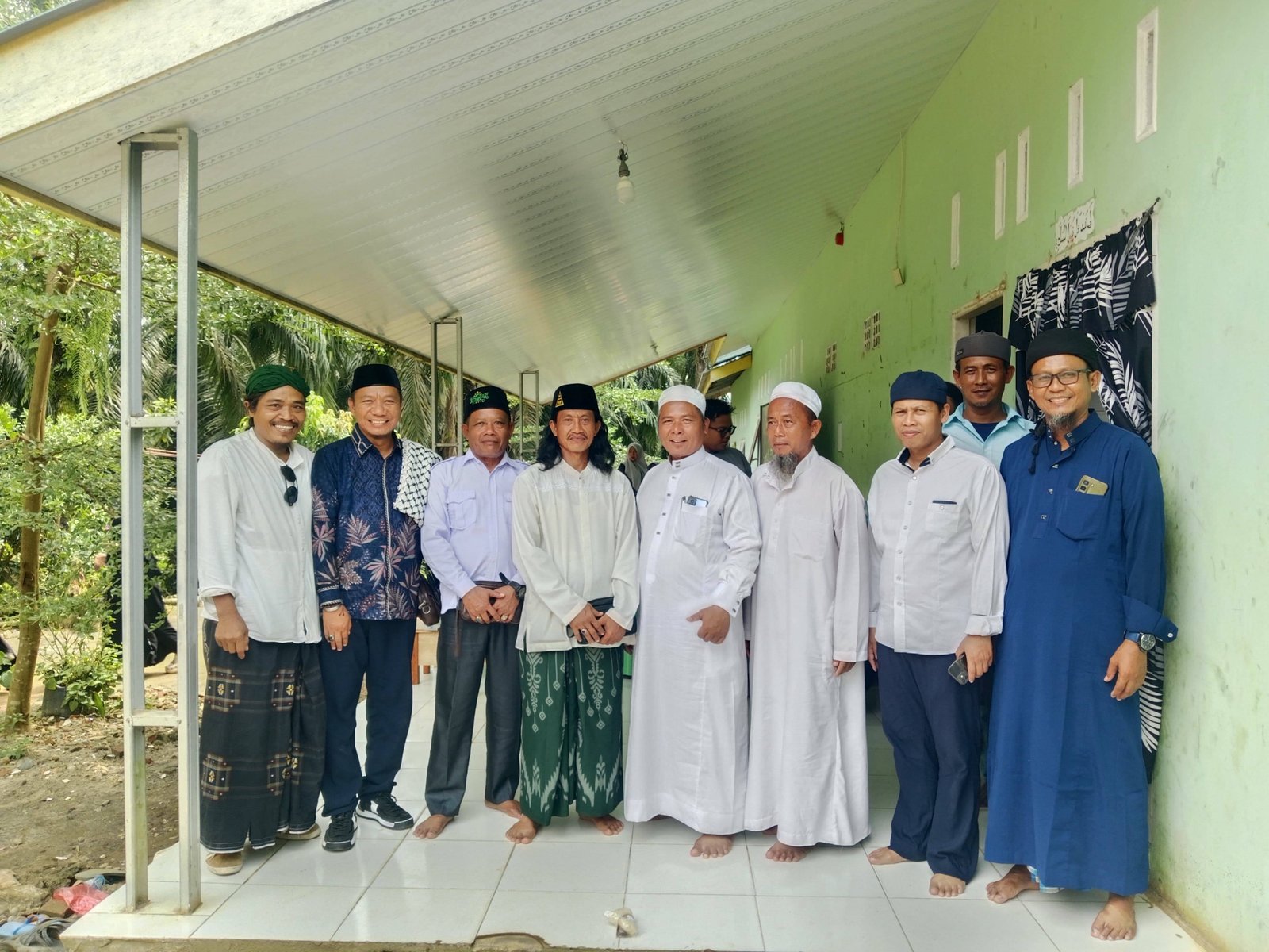 Kepala KUA Salapian Pembicara Tasyakuran Wisuda Santriwati Tahfidzul Qur'an Jantung Pitu 
