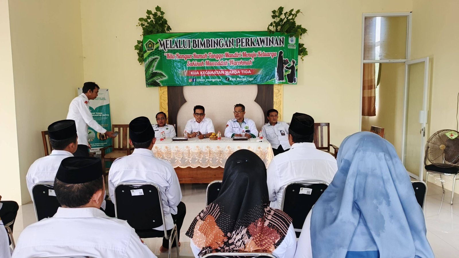 Kabid URAIS Kanwil Kemenag Lampung Monitoring Pelayanan di KUA  Marga Tiga