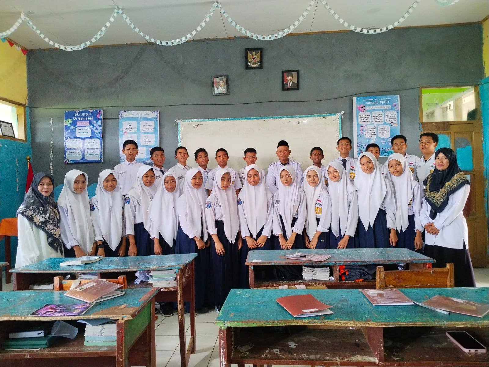 Sosialisasi Pergaulan Sehat: Penghulu dan Penyuluh Edukasi Siswa SMP 22 Bantimurung 