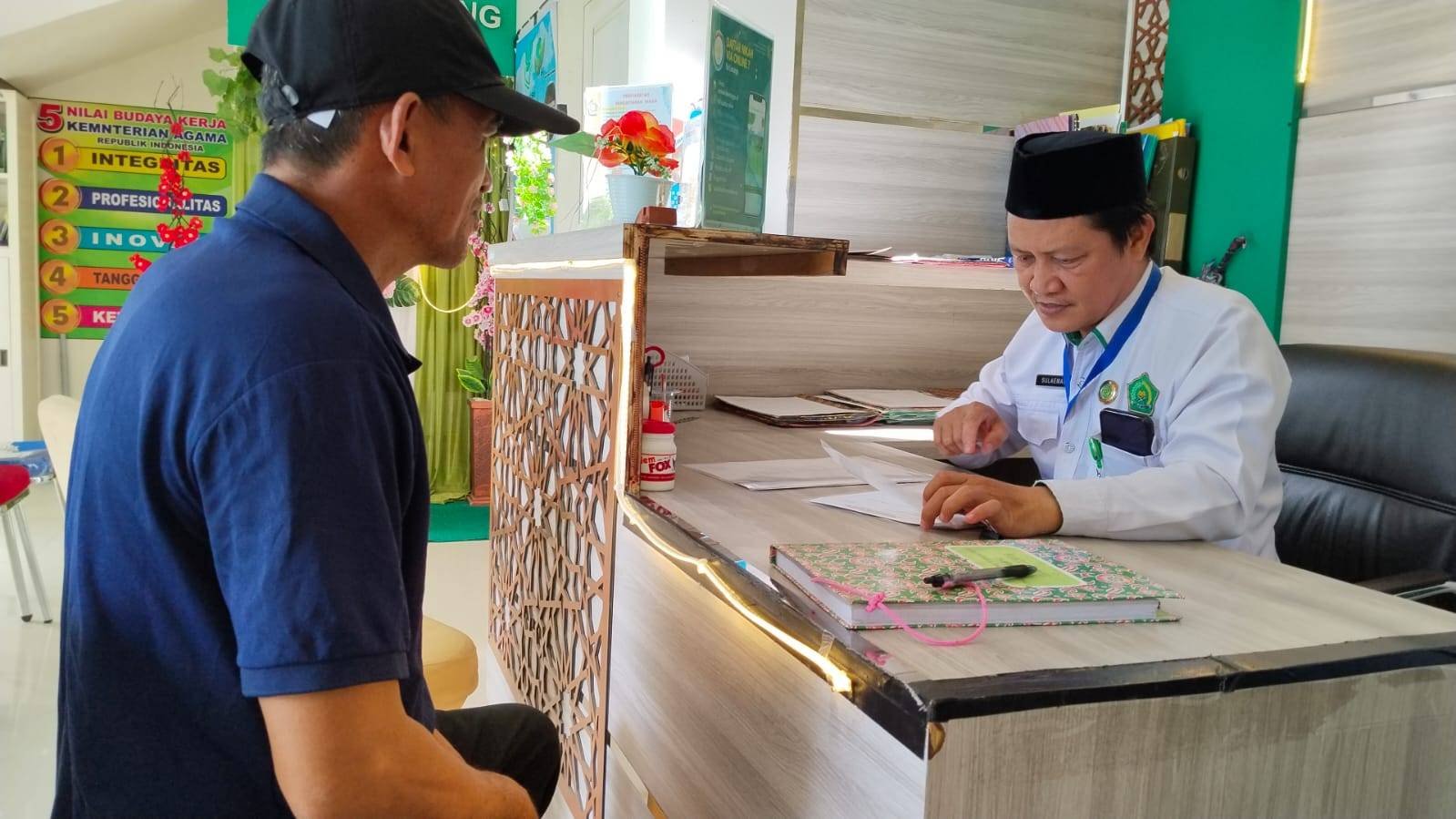 KUA Bantimurung Tingkatkan Pelayanan Prima Melalui Front Office yang Responsif