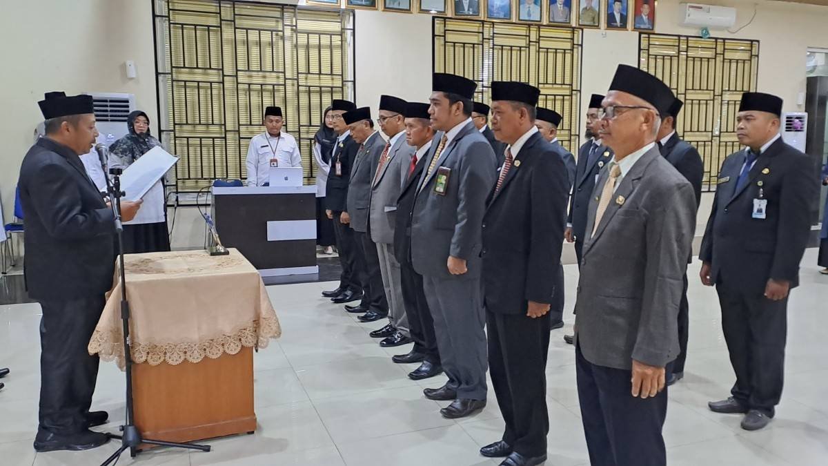 14 Penghulu di Lingkungan Kanwil Kemenag Riau Dilantik, Muliardi: KUA Garda Terdepan Pelayanan Umat