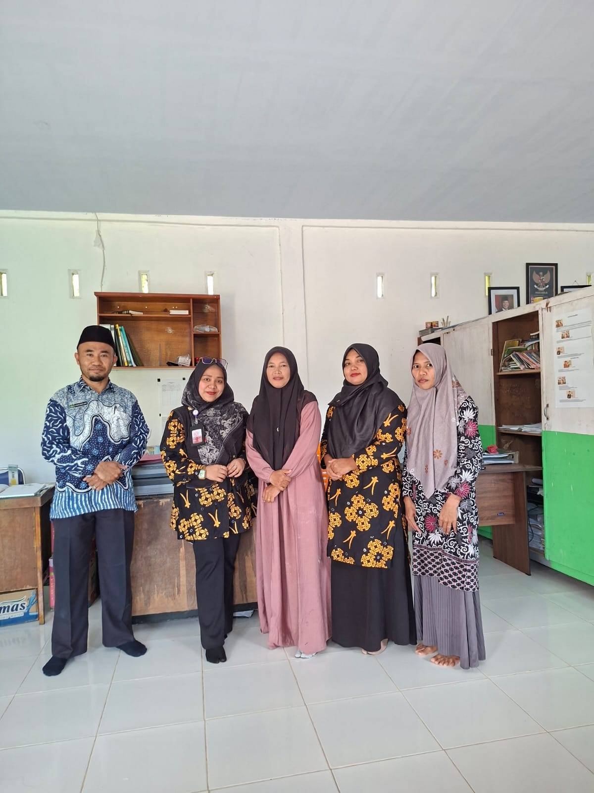 BPJPH dan KUA Perkuat Jaminan Produk Halal di Industri Kerupuk Kecamatan Pakkat