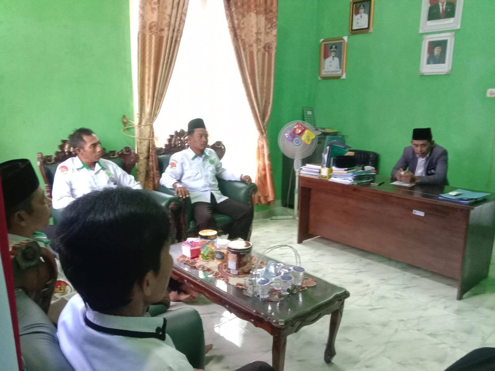 Plh Kepala KUA Raman Utara Pantau Progres Izin Operasional Majelis Taklim