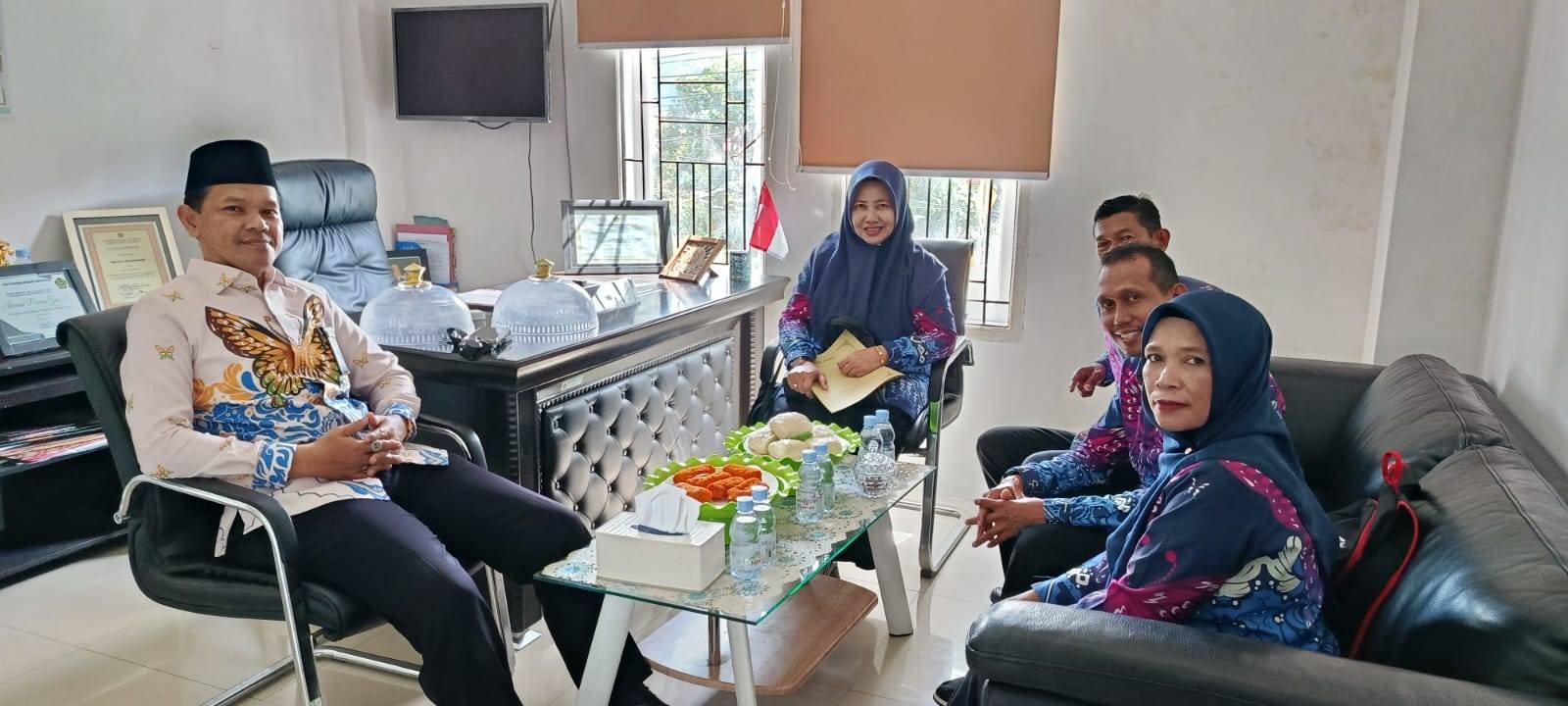 Kunjungan Tim Penyelenggara Zakat dan Wakaf Kementerian Agama Kabupaten Maros ke KUA Pusaka Bantimurung dalam Bimbingan Verifikator EAIW