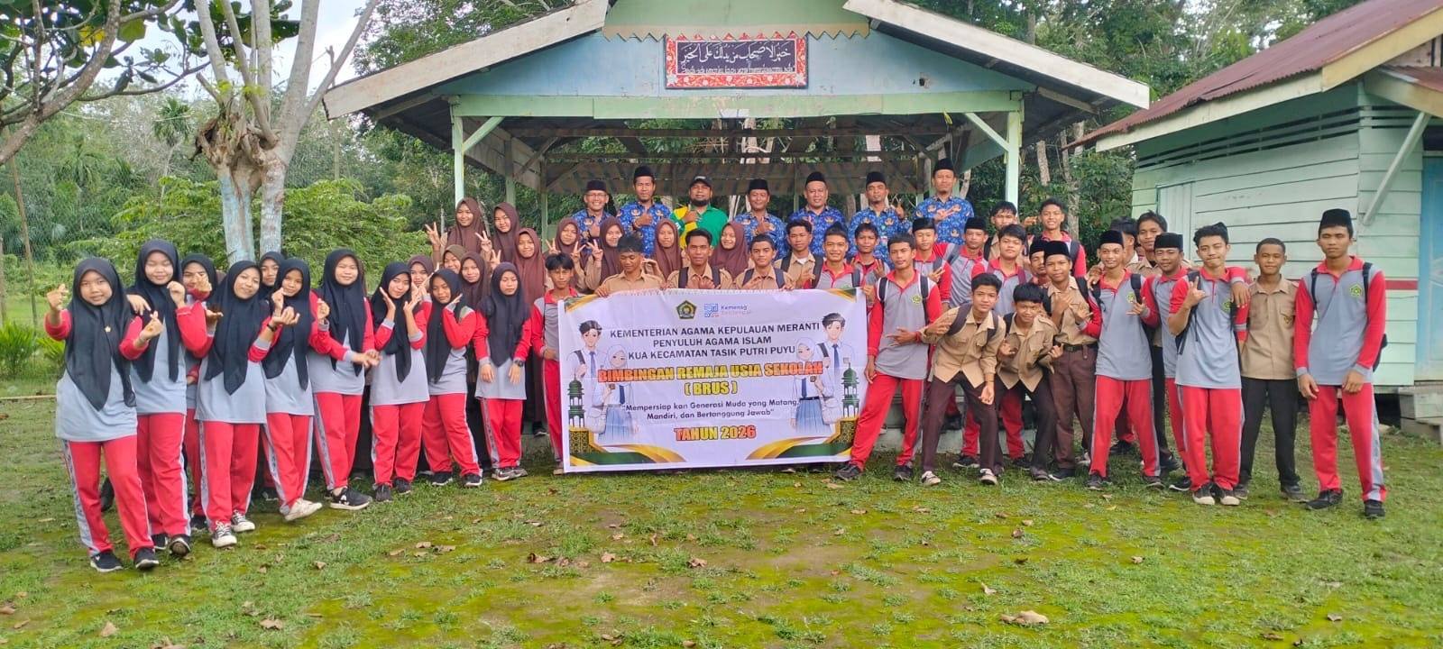 Bangun Karakter Remaja, KUA Tasik Putri Puyu Laksanakan BRUS bagi Siswa MA Darun Naim