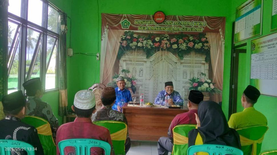 Kakankemenag Lampung Timur Bina ASN KUA Braja Selebah