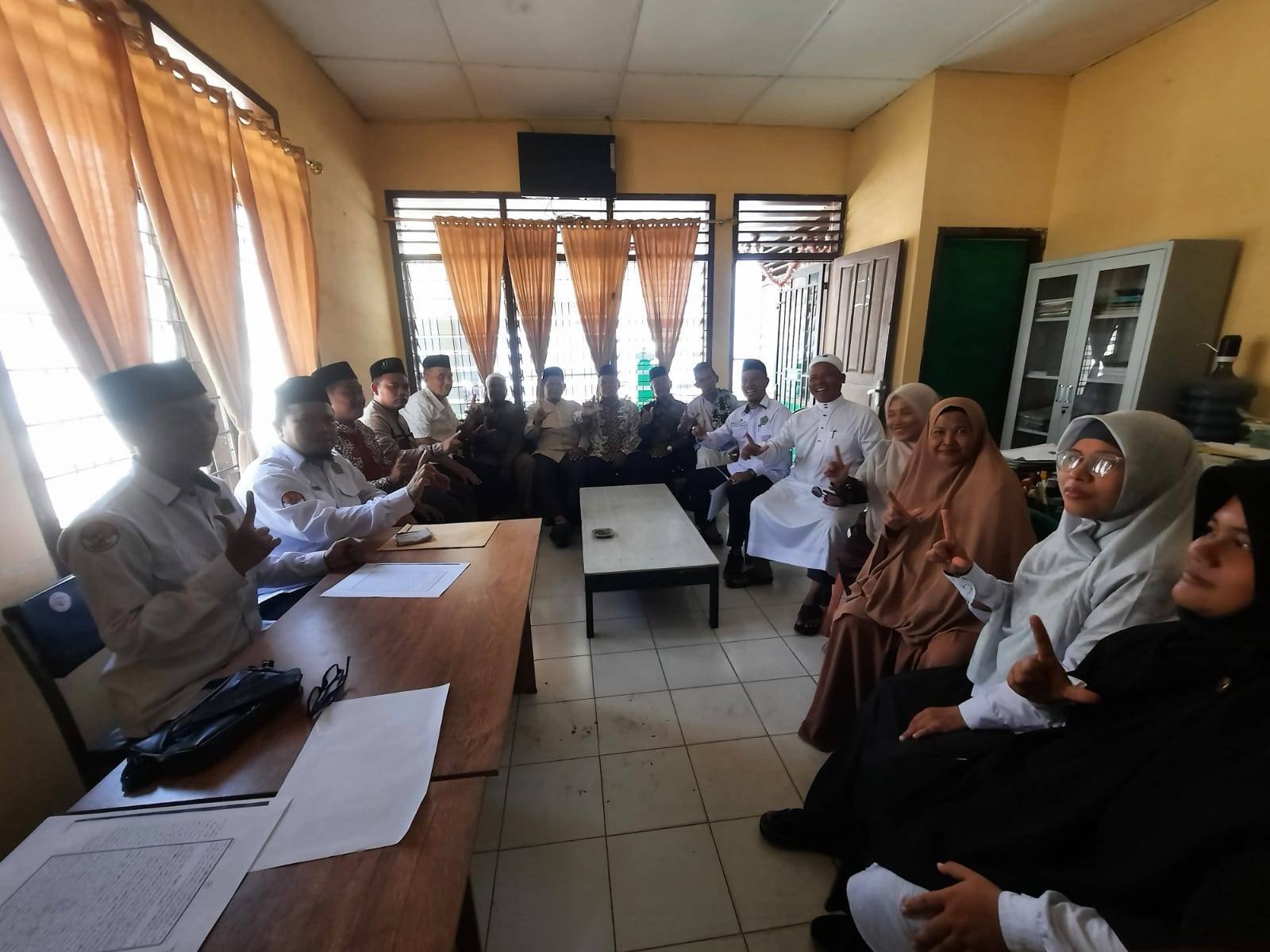 KUA Salapian Pimpin Rapat Koordinasi Lintas Sektoral, Tekankan Semarak Idul Adha dengan Gerakan Salapian Berkurban