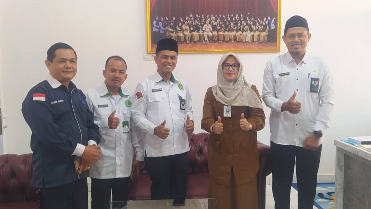 Ka. KUA Marpoyan Damai Kunjungan Kerja dan Silaturrahmi ke Puskesmas Simpang Tiga