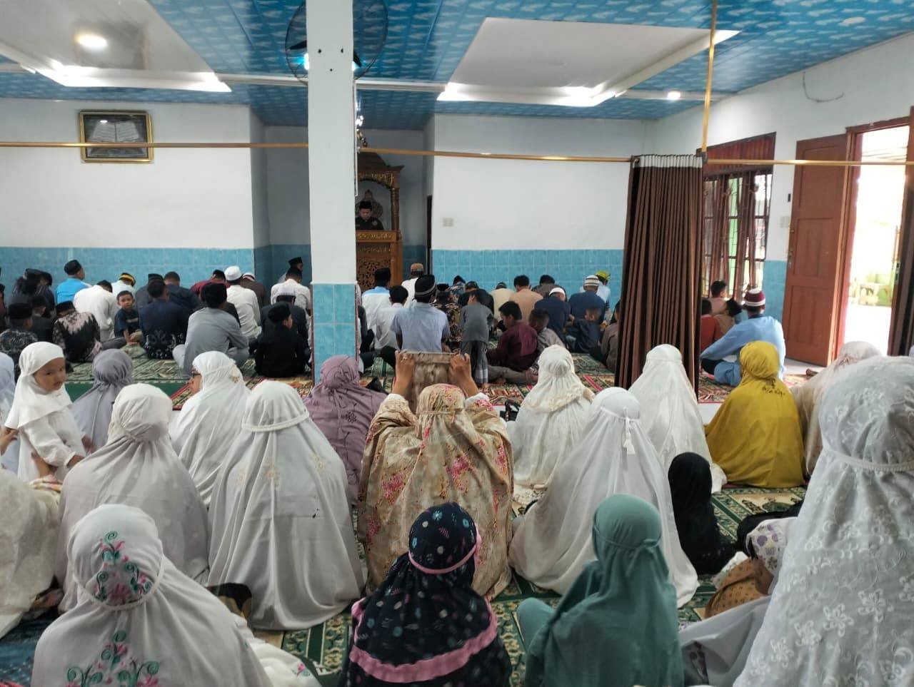 Kepala KUA Habinsaran, Khatib Salat Idul Adha Masjid Taqwa Desa Sibadihon