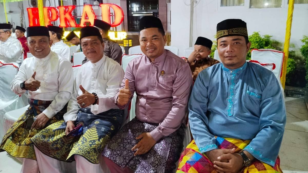 Pererat Silaturahmi, Kepala KUA Bangko Ramaikan Pawai Takbiran Pemkab Rohil