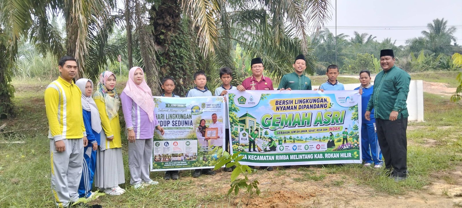 Peringati Hari Lingkungan Hidup Sedunia, KUA Rimba Melintang dan SMPN 5 Gelar Aksi Penghijauan