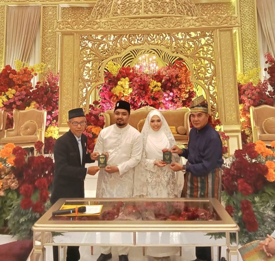 Ka. KUA Kecamatan Pekanbaru Kota Pimpin Perkawinan Campuran