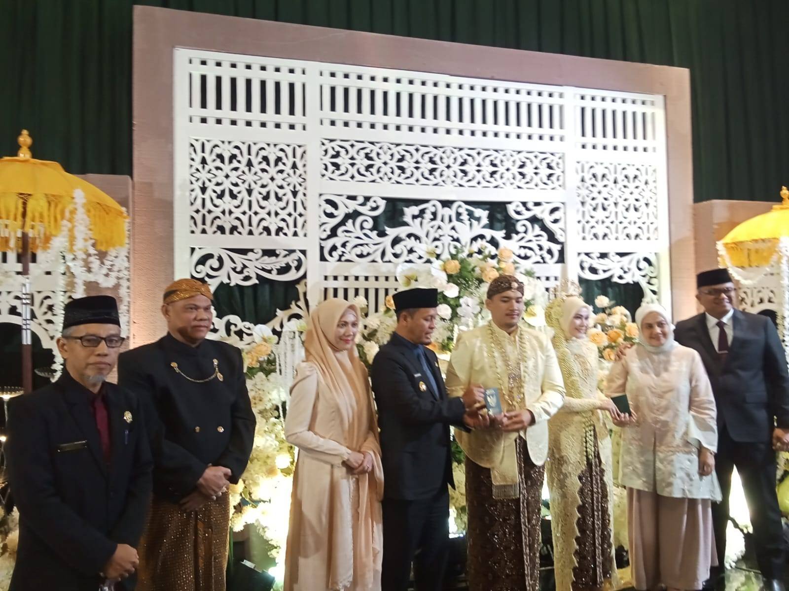Akad Nikah Rey dan Thasa, “Sekali Ucap Ijab Kabul Dinyatakan Sah Oleh Saksi” .