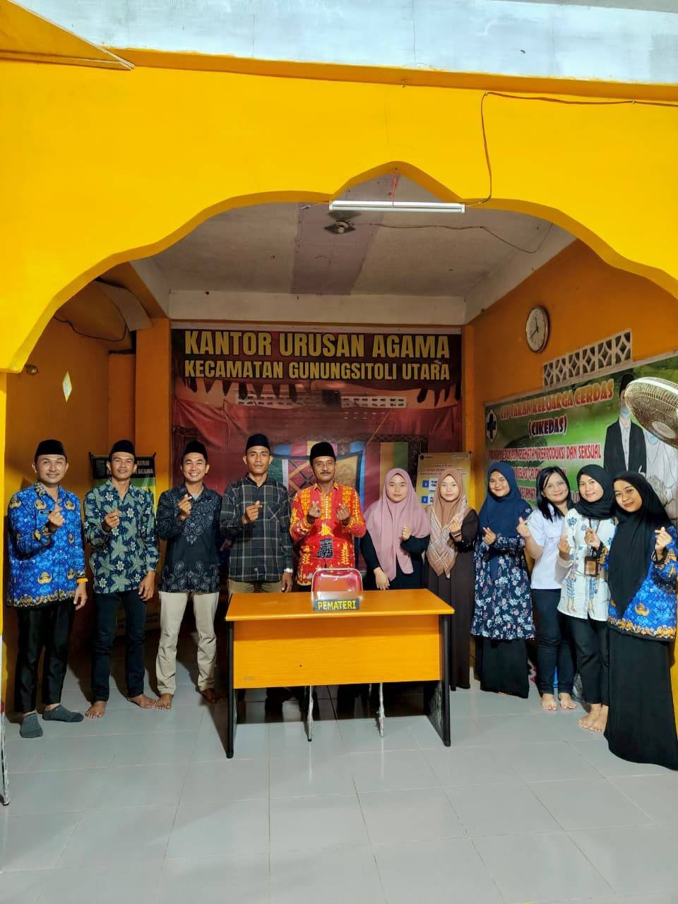 Siapkan Keluarga Berkualitas, KUA Gunungsitoli Utara Gelar Bimwin bagi 3 Pasang Catin