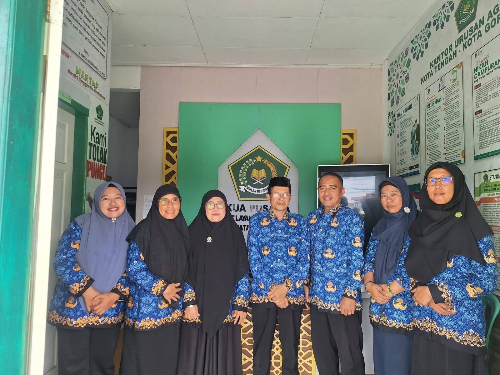 Disiplin Adalah Kunci: Marton Abdurrahman Tegaskan Wajib Seragam KORPRI Setiap Tanggal 17 di KUA Kota Tengah