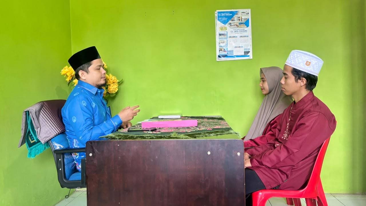 KUA Pegagan Hilir Bekali Calon Pengantin Togi dan Gustiara Fondasi Rumah Tangga yang Kokoh