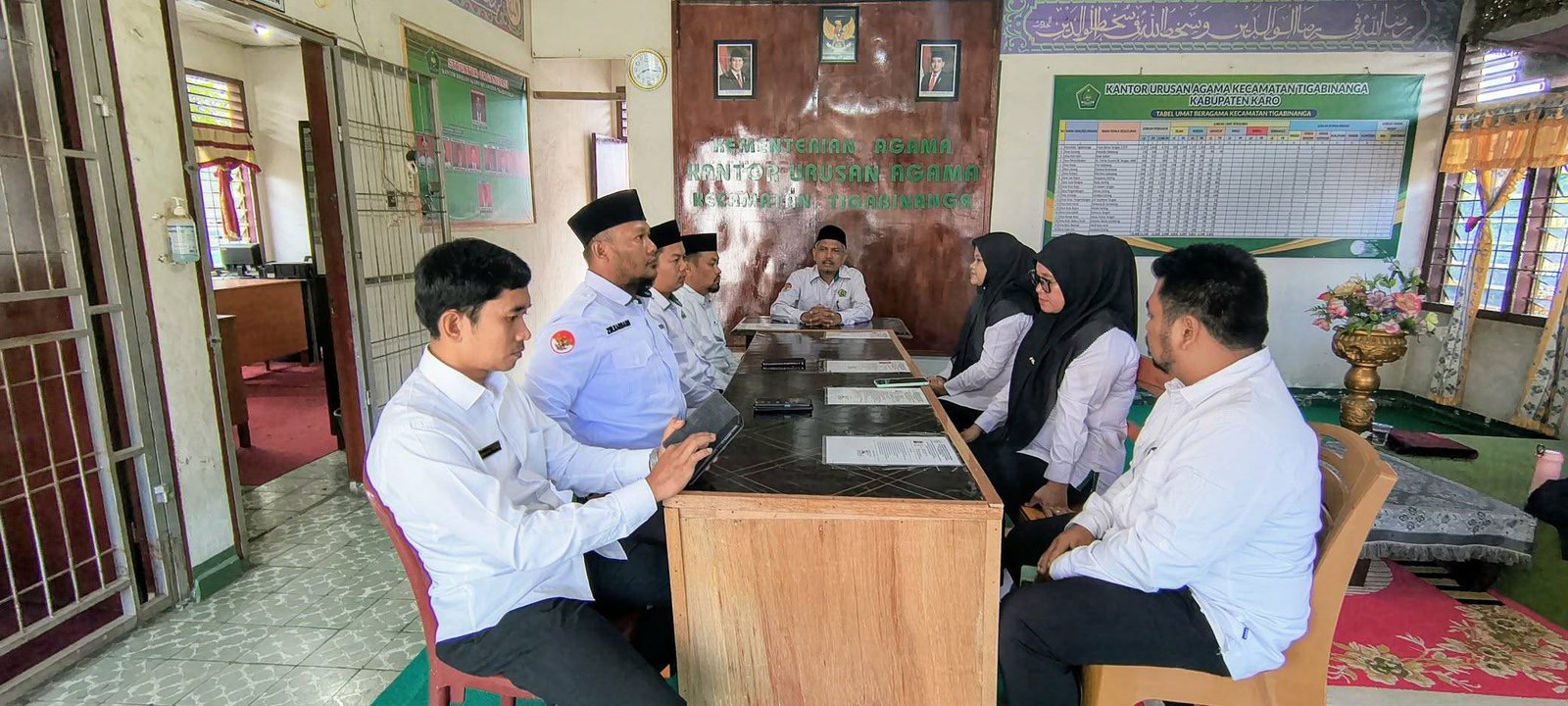 Pimpin Rapat Koordinasi, Kepala KUA Tigabinanga Motivasi Jajaran dan Sampaikan Rencana Evaluasi Pegawai
