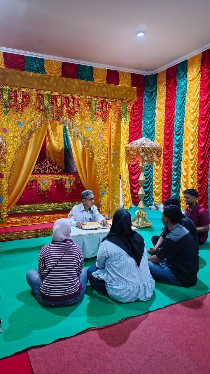 Ka. KUA Pekanbaru Kota Sampaikan Materi Bimbingan Kepada Catin