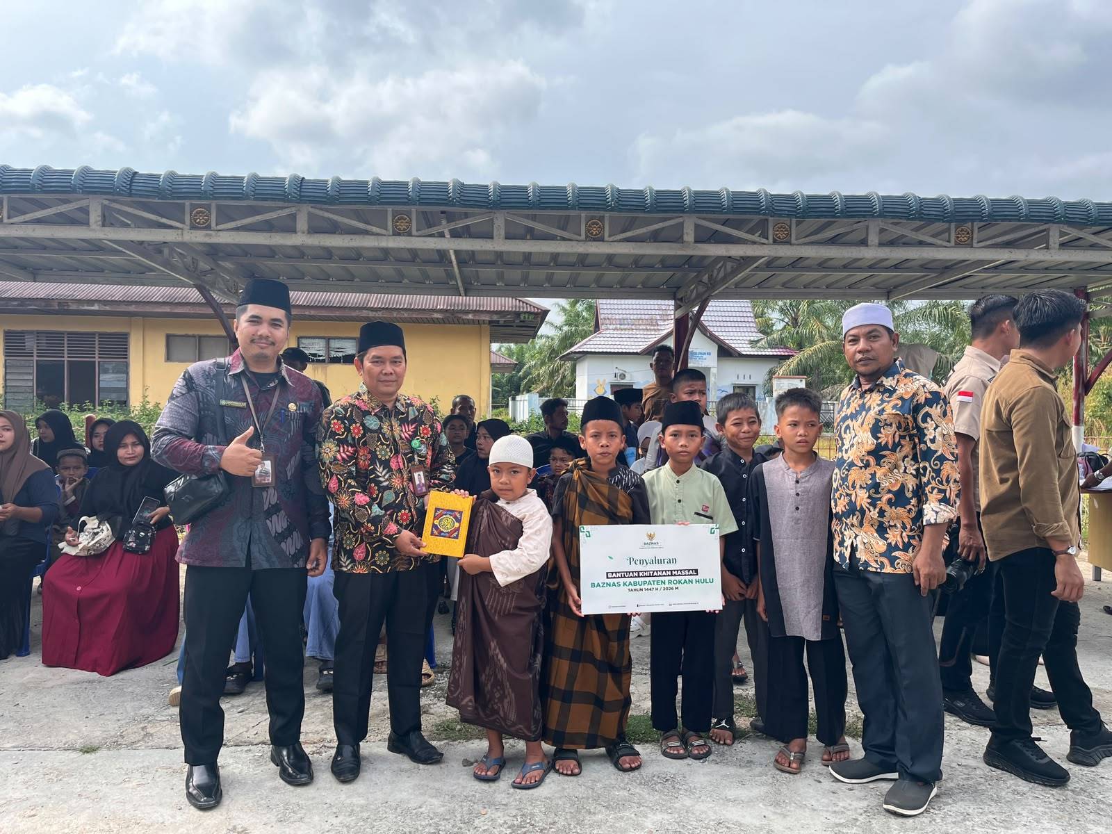 Ka KUA Tandun Hadiri dan Tinjau Proses Khitan Massal di Puskesmas Tandun I