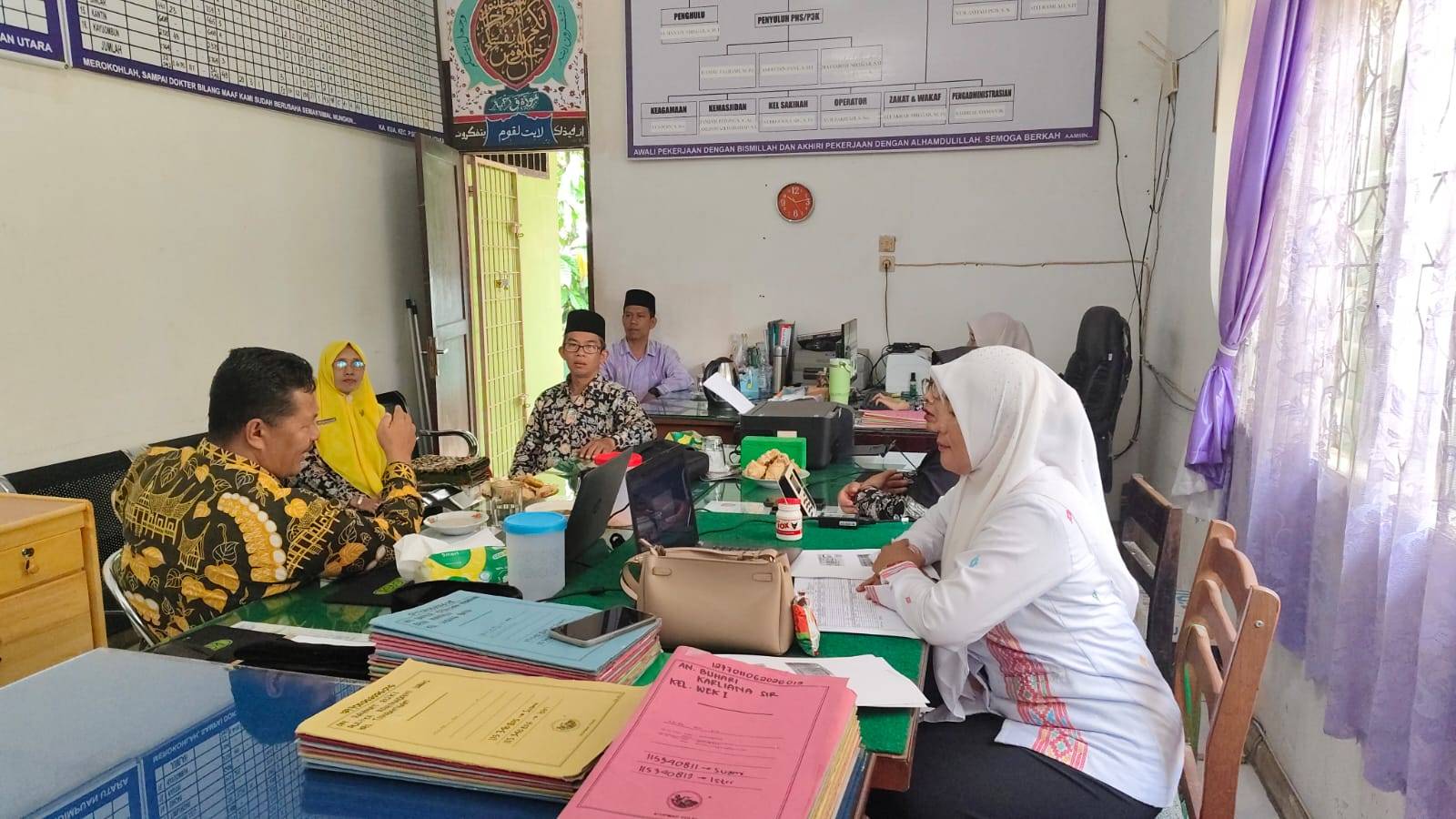 Awal Tahun Baru Islam Penuh Berkah: Kepala KUA Padangsidimpuan Utara Bahagia, Kantornya Jadi Kunjungan Pertama Kakan Kemenag Padangsidimpuan