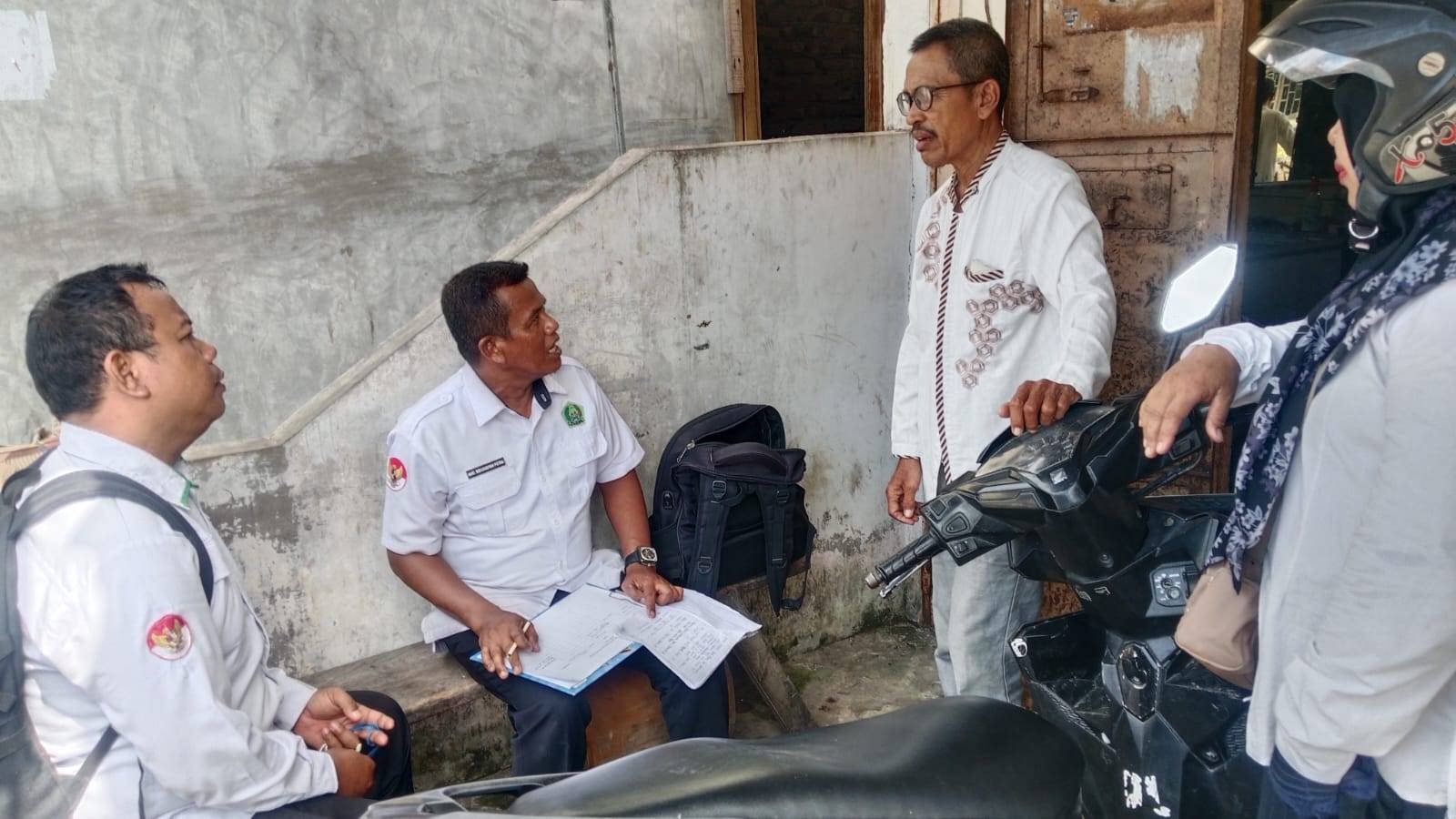 Menuju Tanah Wakaf Bersertifikat, KUA Bandar Khalifah Melakukan Penyisiran Melalui Pendataan 