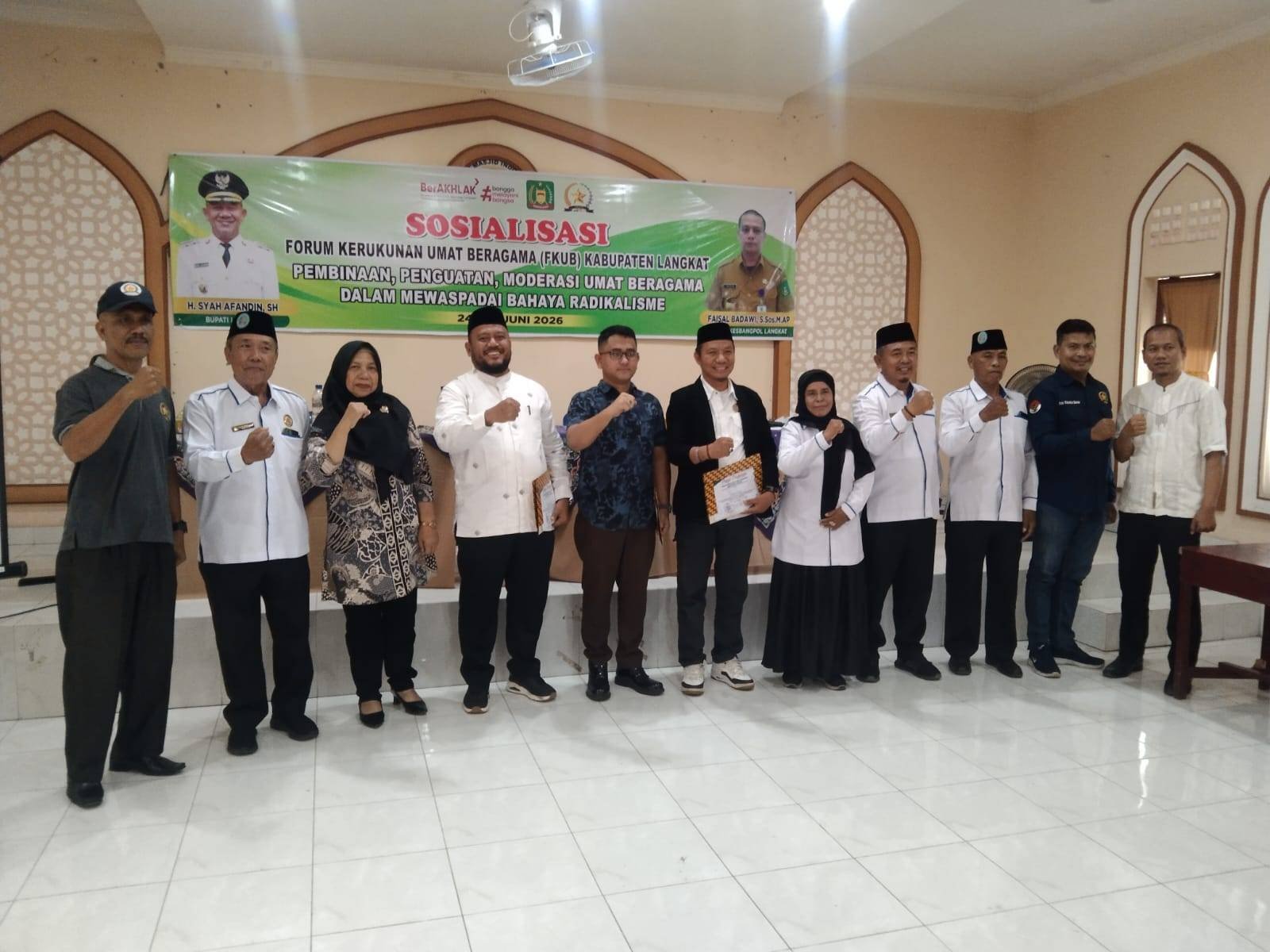 Perkuat Pembinaan Generasi Berkualitas Lintas Agama, Kepala KUA Salapian sampaikan pesan Waspadai Bahaya Radikalisme