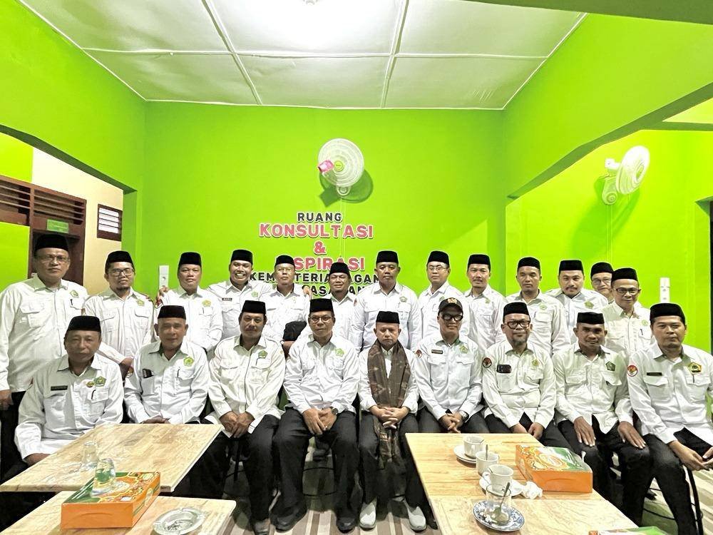 Suasana Haru Warnai Perpisahan Kepala KUA Air Batu, Pindah Tugas Menjadi Dosen di UIN SU
