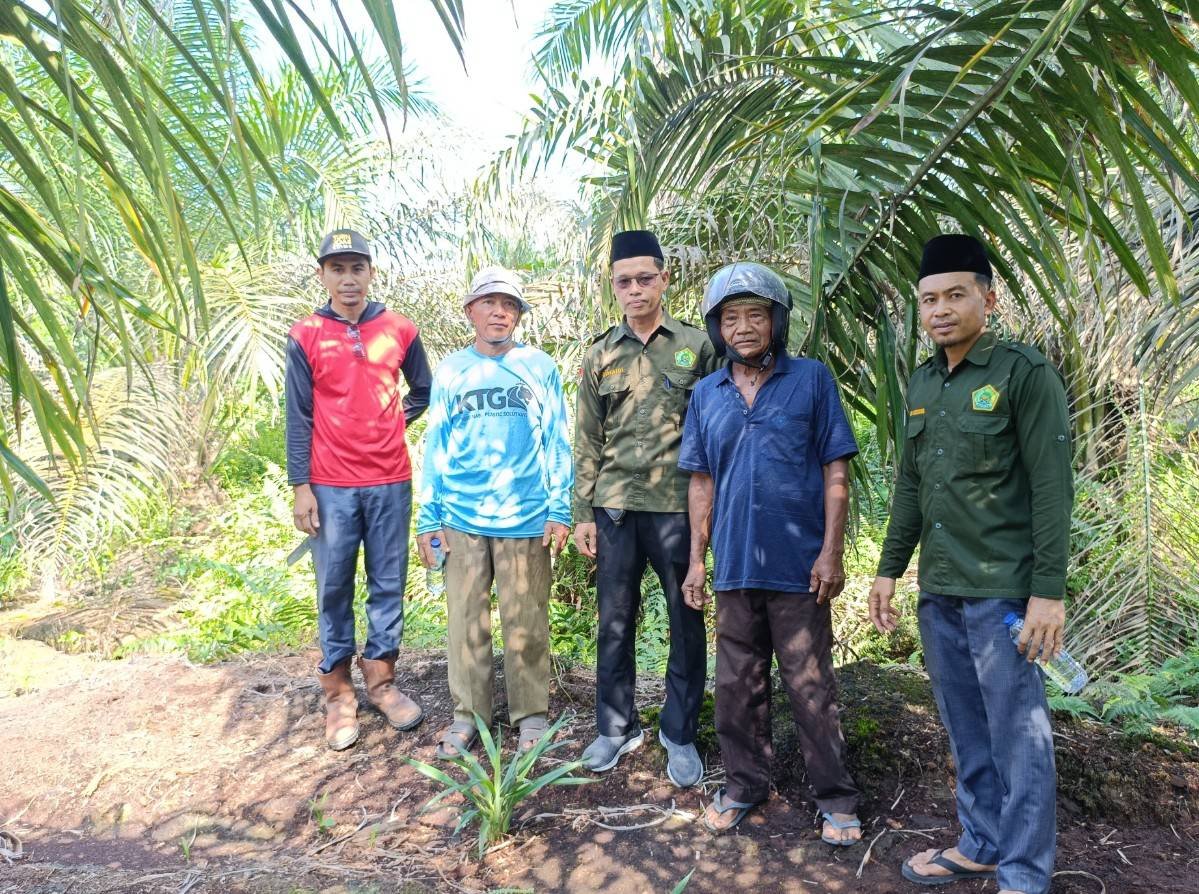 Amankan Aset Umat, KUA Sabak Auh Turun Lapangan Cek Tanah Wakaf