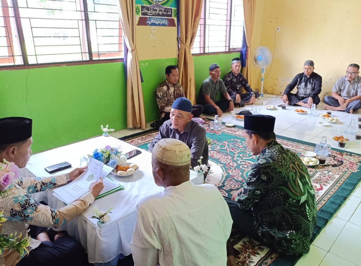 KUA Sabak Auh Kebut Penerbitan Akta Ikrar Wakaf Masjid se-Kecamatan