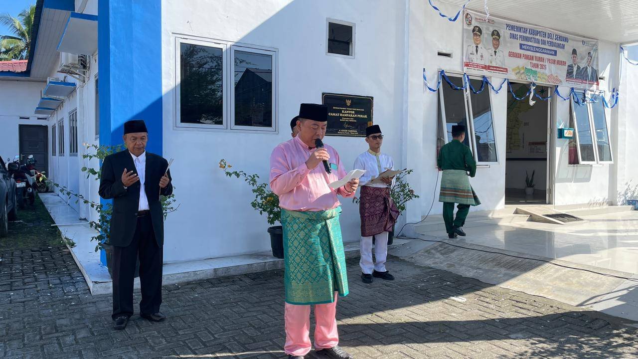 Khidmat, Kepala KUA Hamparan Perak Bawakan Doa di Hari Jadi Kabupaten Deli Serdang ke-80