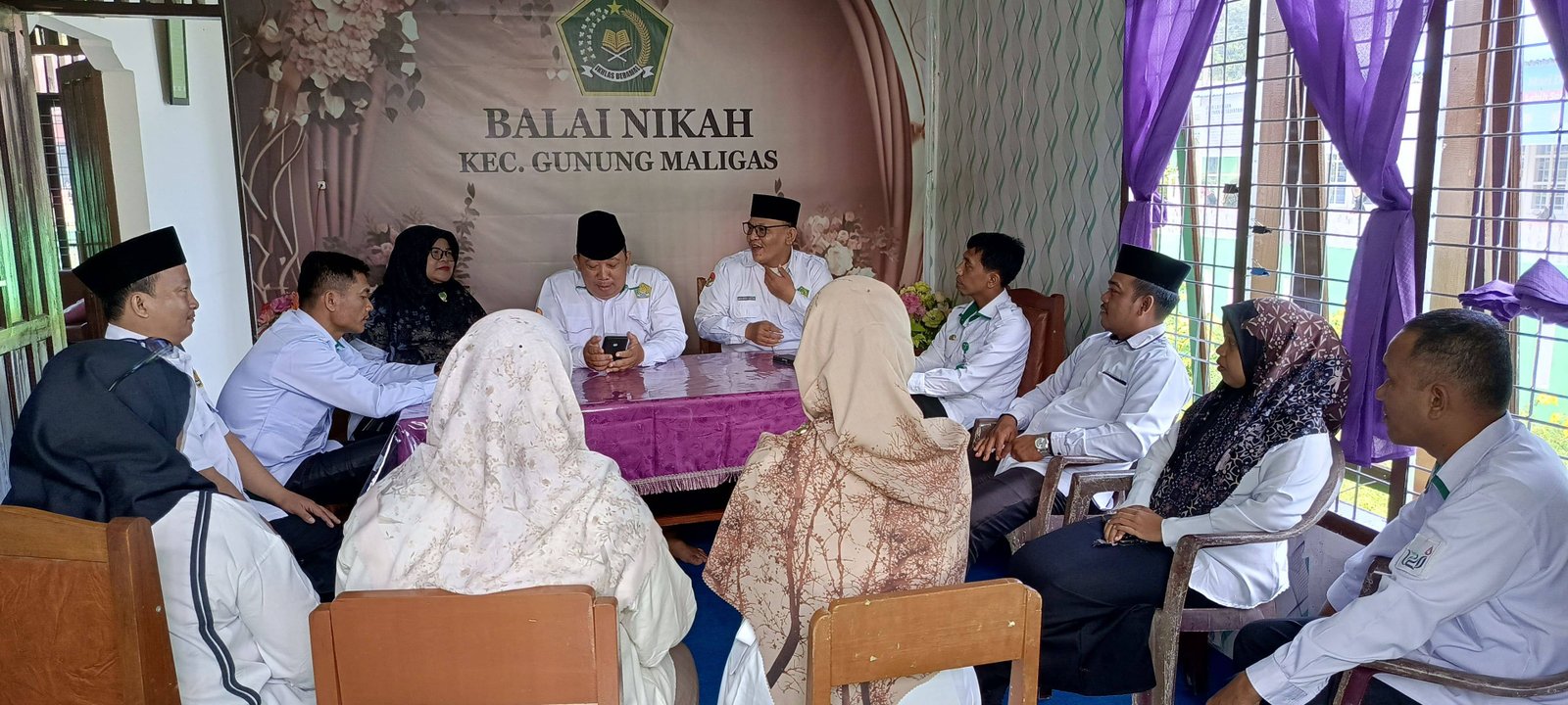 Rapat Kordinasi KUA Gunung Maligas, Kepala Sampaikan Poin Peningkatan Layanan 