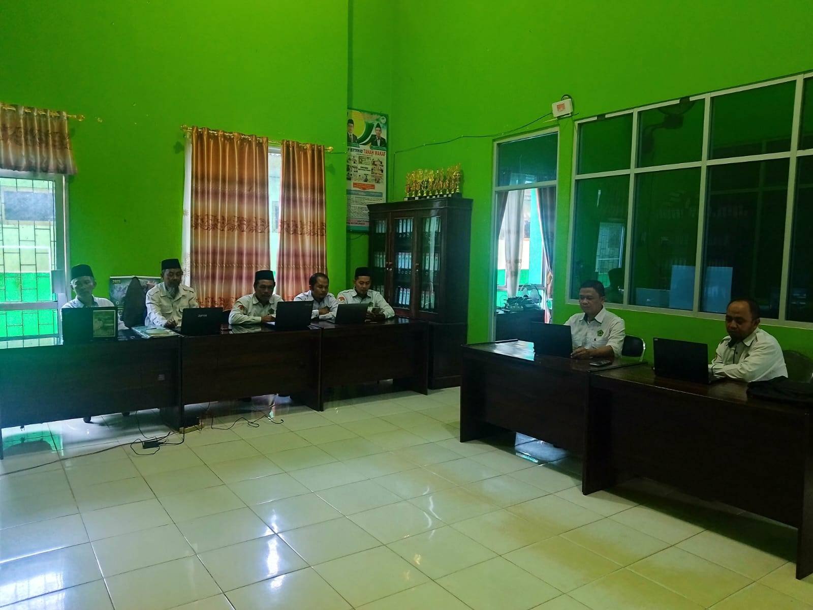 KUA Purbolinggo Ikuti Sosialisasi Nasional Sadar Halal Berbasis KUA