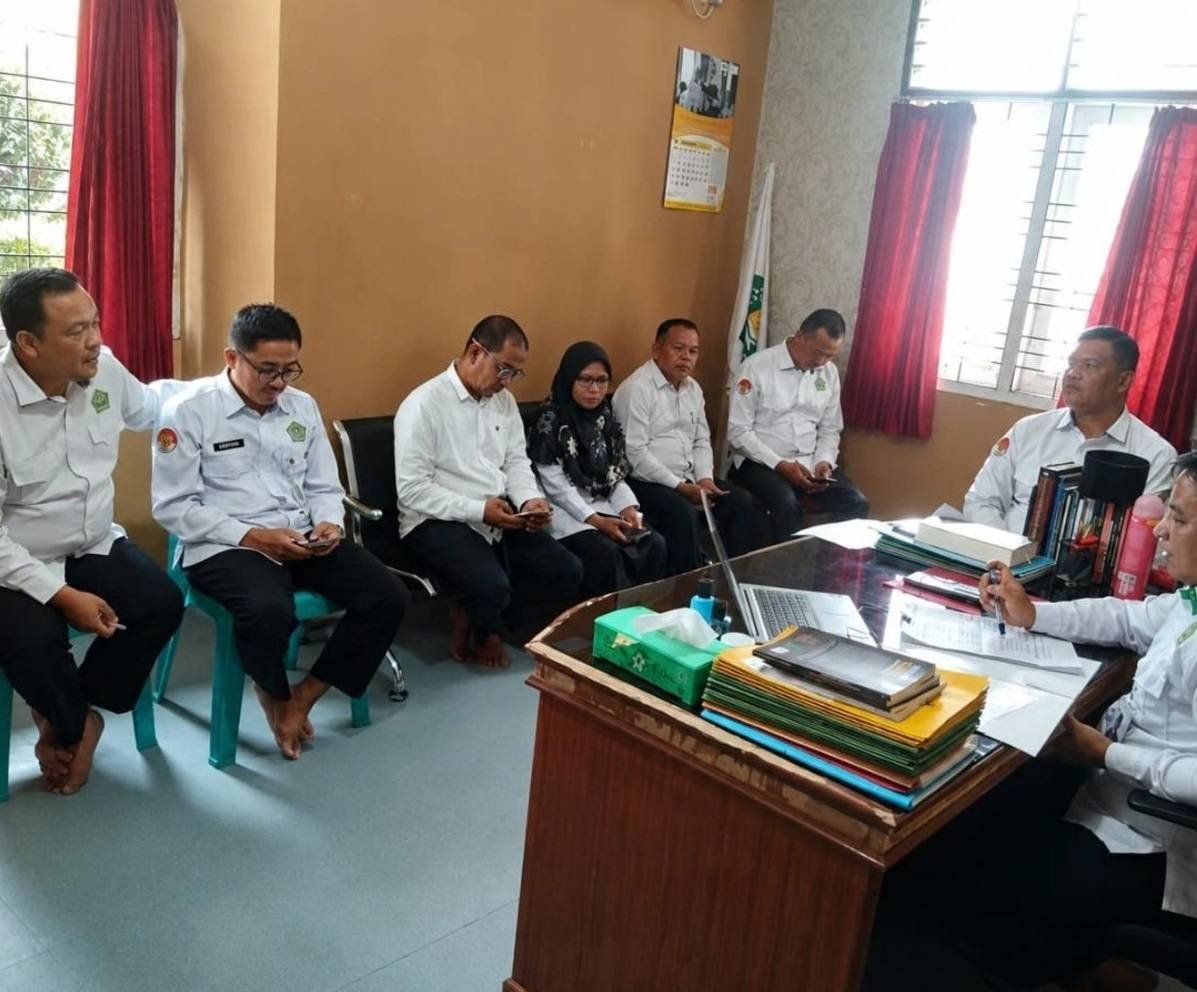Kepala KUA Binawidya Gandeng Ketua APRI Kota Pekanbaru Wujudkan Pelayanan Prima dan berwibawa