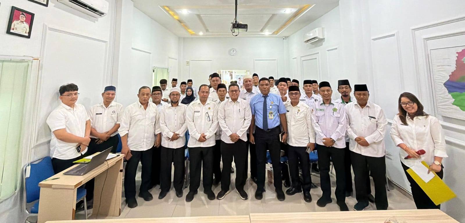 Kepala KUA Salapian Ikuti Sosialisasi dan Percepatan Sertifikasi Tanah Wakaf