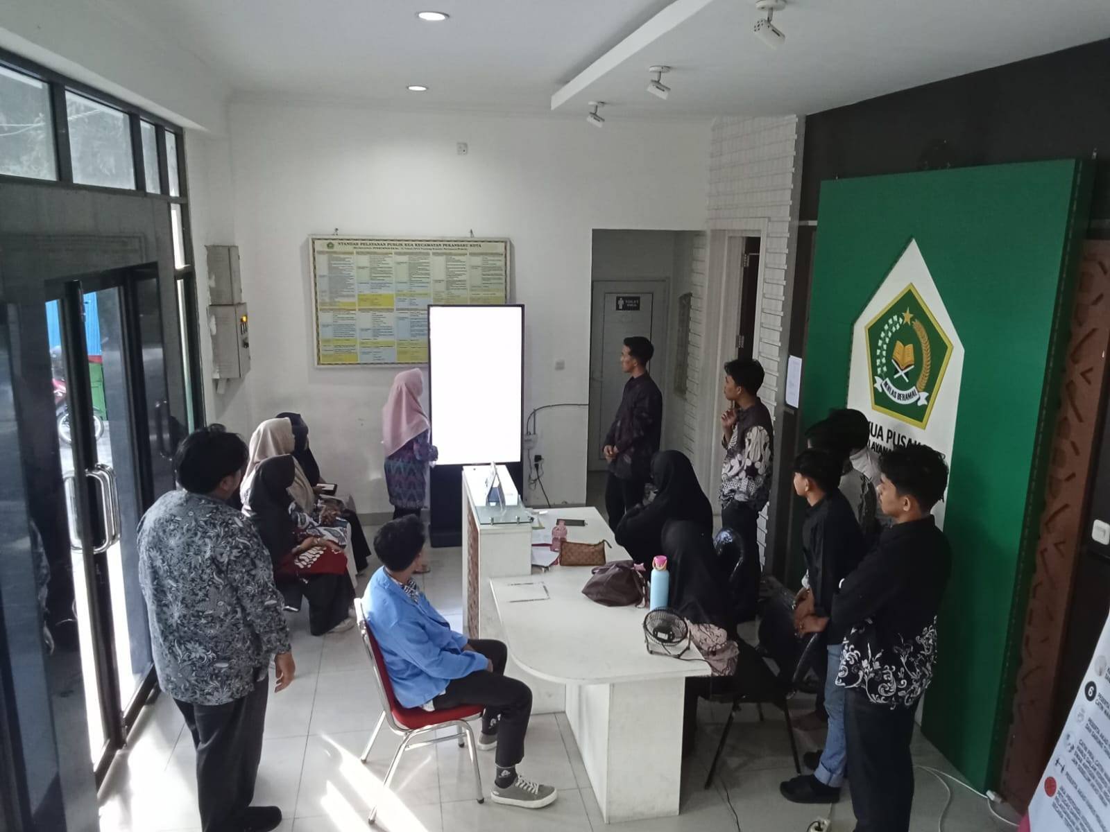 Mahasiswa PKL Daftar Nikah Online di KUA Pekanbaru Kota 