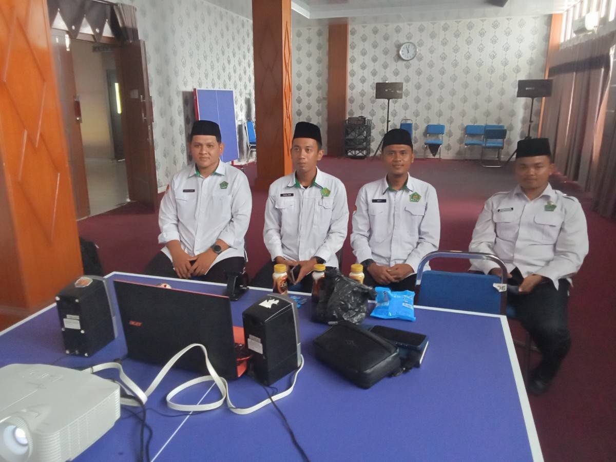 Perkuat Profesionalisme, Penghulu KUA Pinggir Ikuti Pembinaan Nasional JF Penghulu Secara Hybrid