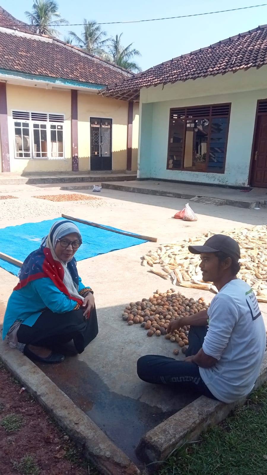 Penyuluh Agama Islam KUA Sekampung Sosialisasikan Rashdul Kiblat dan Pendaftaran Majelis Taklim di Desa Sidodadi