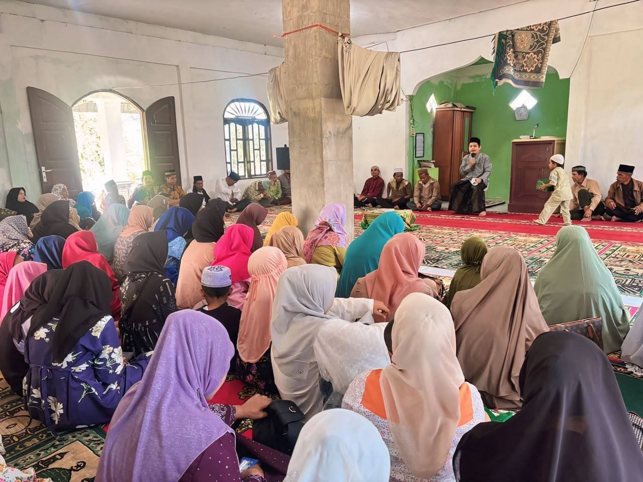 Satukan Hati di Masjid Baiturrahman, KUA Pegagan Hilir Ajak Majelis Taklim Rawat Nilai Positif Umat