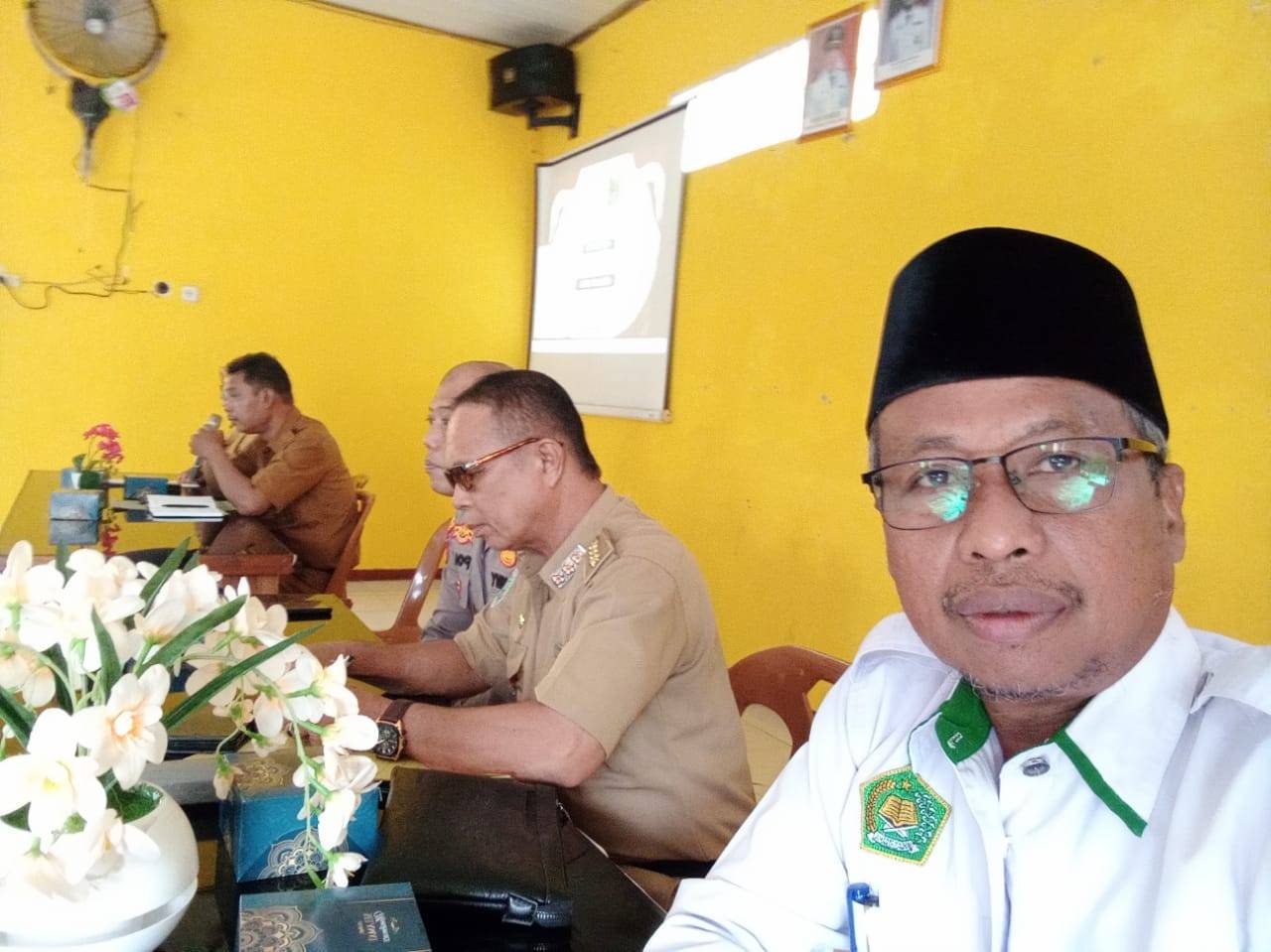 Kepala KUA Waway Karya Hadiri Rakor dan Pembentukan Panitia HUT RI