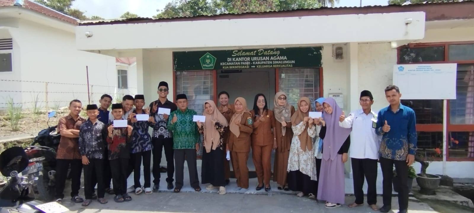 KUA Panei Fasilitasi Penyerahan Hadiah MTQ ke-52 Kabupaten Simalungun kepada Para Juara Asal Kecamatan Panei