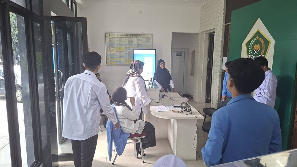 Mahasiswa PKL di KUA Pekanbaru Kota  Praktek Membuat  Rekomendasi Pindah Nikah 