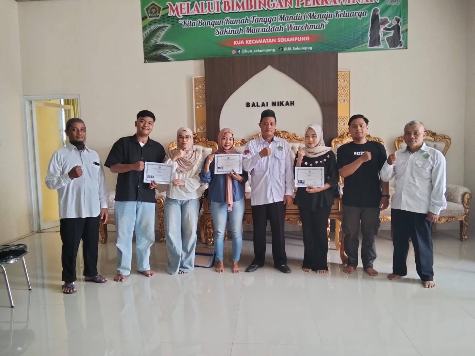 Penyuluh Agama Islam KUA Sekampung Berikan Suscatin kepada Tiga Pasangan Calon Pengantin