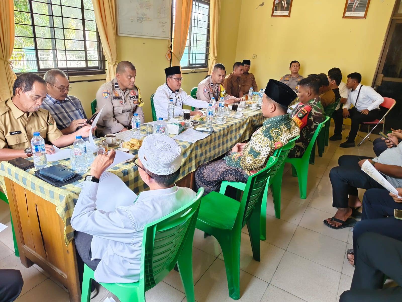 Kepala KUA Singingi Hilir Hadiri Musyawarah Desa Sumber Jaya, Tegaskan Bahaya Zina dan Status Legalitas Pondok Pesantren