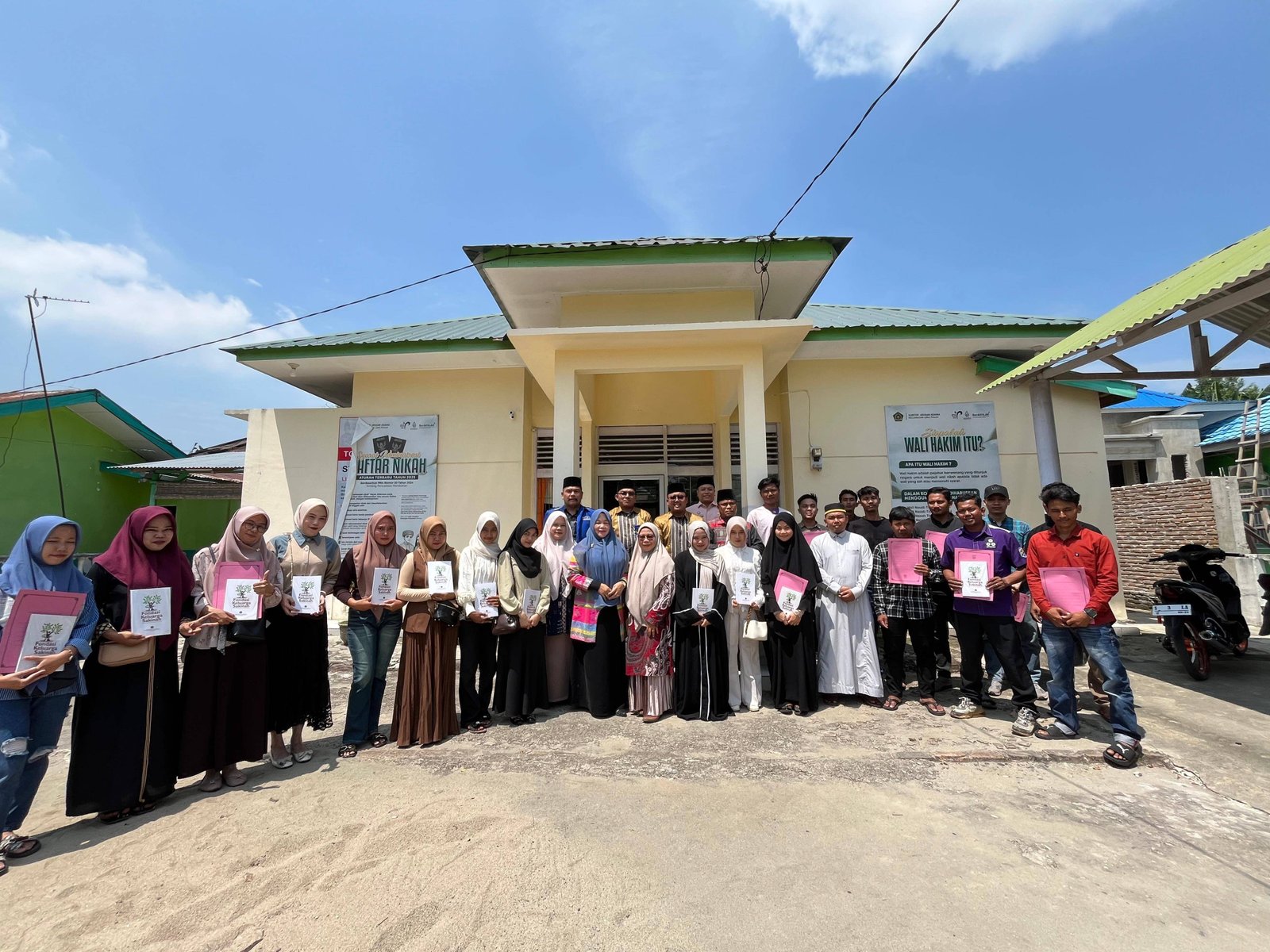 KUA Lima Puluh Bekali 12 Pasang Catin Bentuk Generasi Berkualitas Lewat Bimwin