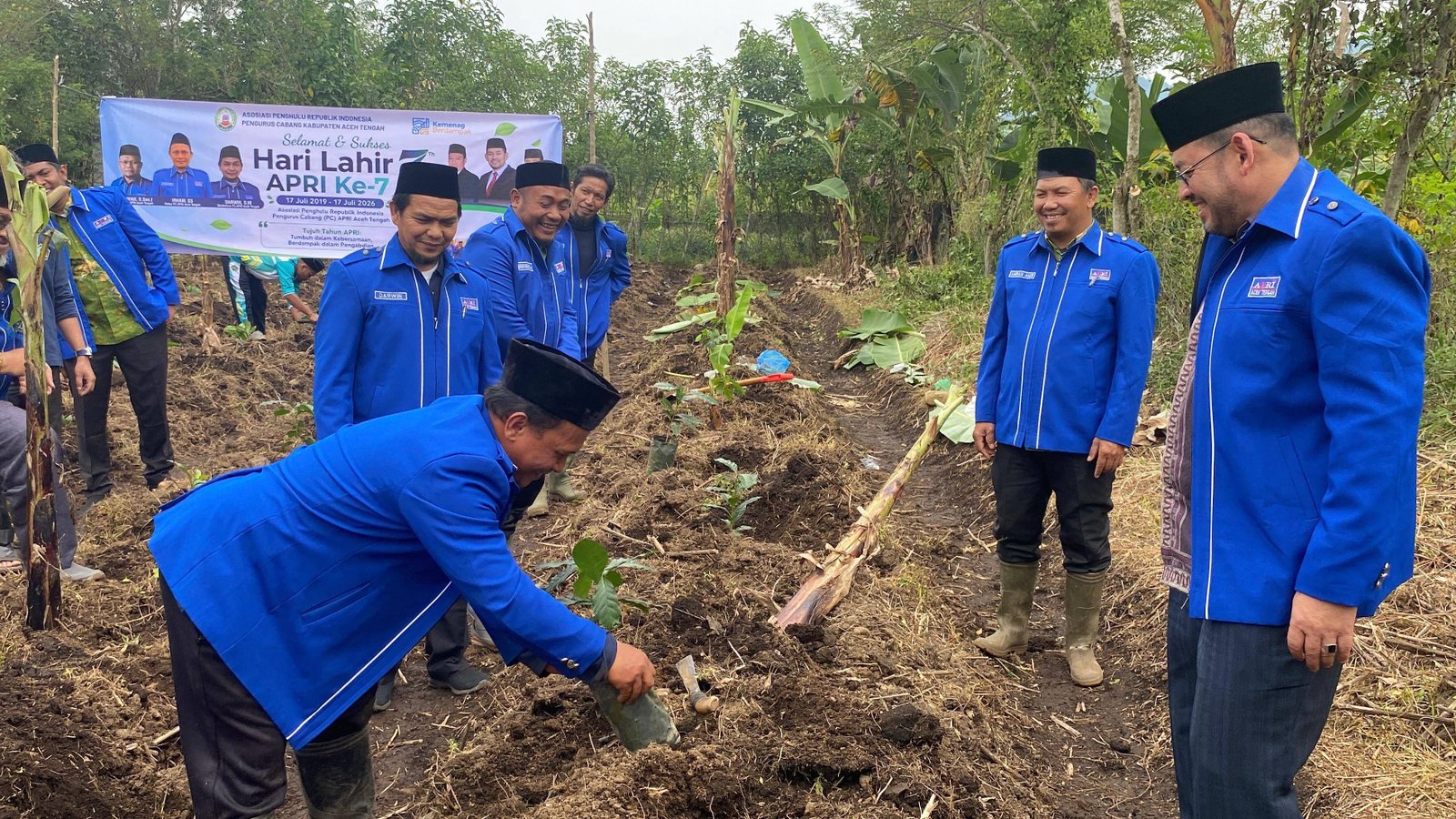 Sambut Harlah ke-7 APRI Aceh Tanam 933 Pohon di Seluruh Aceh