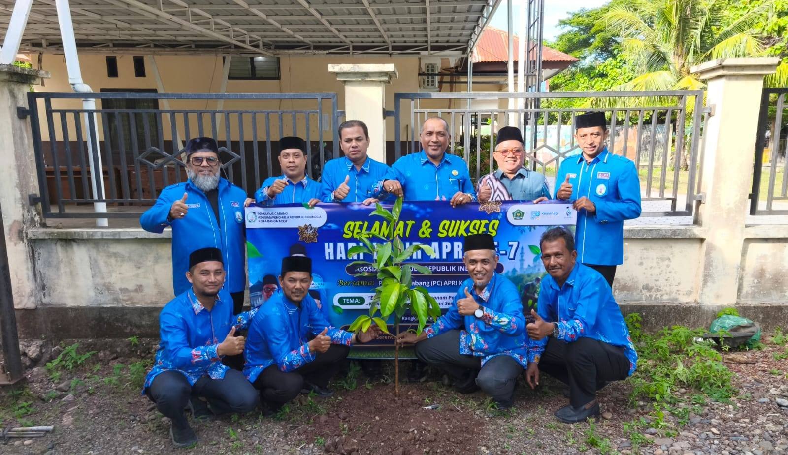 Semarak Harlah Ke-7, APRI Banda Aceh Wujudkan Ekoteologi Melalui Penanaman Pohon