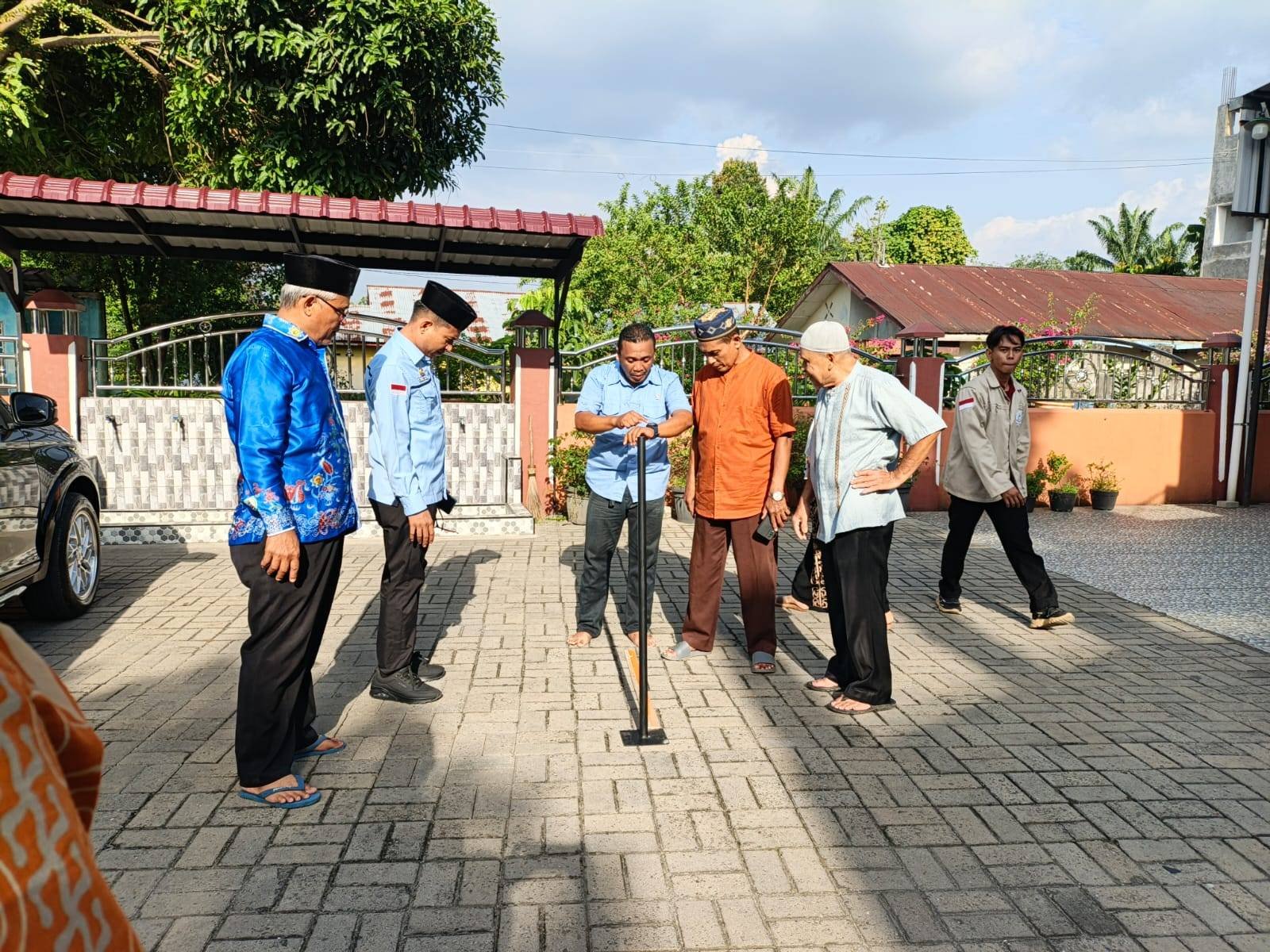 KUA Binjai Barat Laksanakan Rashdul Kiblat di Masjid Jami' Binjai Barat